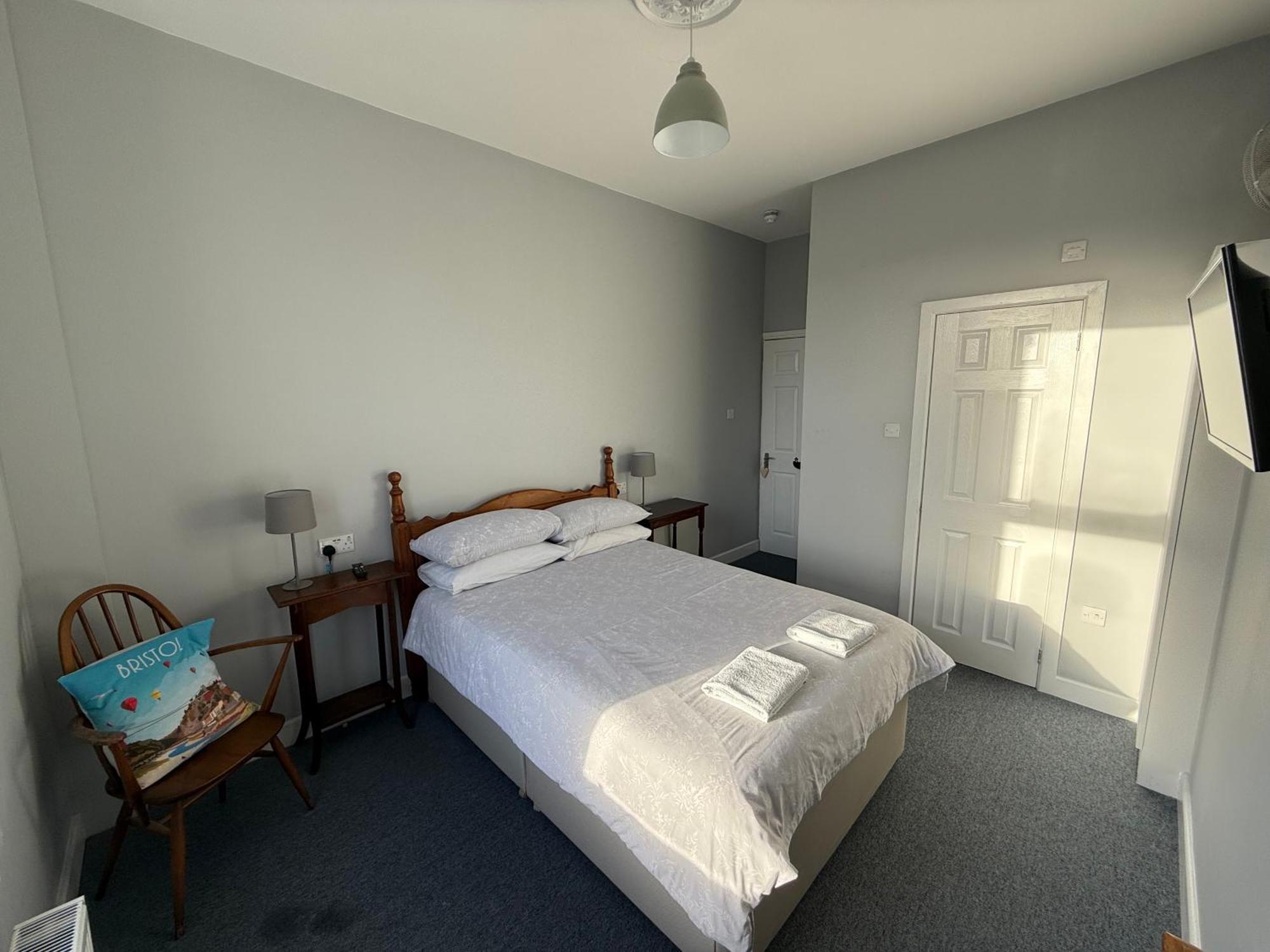 The Elms Guest House Bristol Filton Exteriör bild